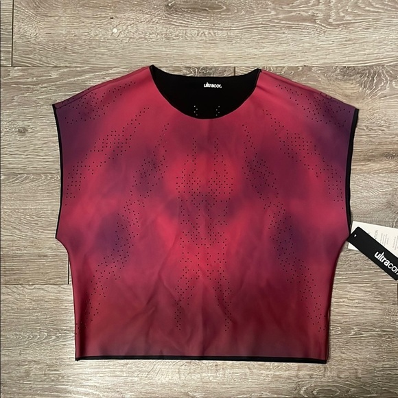 New with tags ultracor maroon top size small workout - Picture 1 of 8